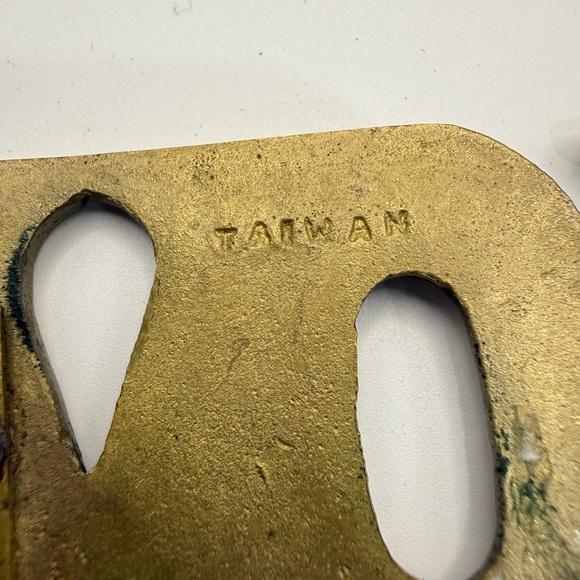 LOVE Statement Belt Buckle in Antique Gold Tone - Picture 4 of 6